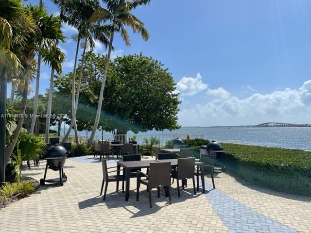 2451 Brickell Ave # 10U