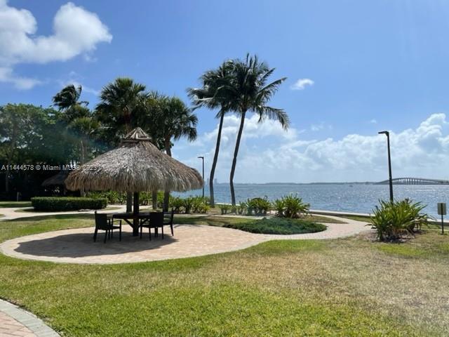 2451 Brickell Ave # 10U