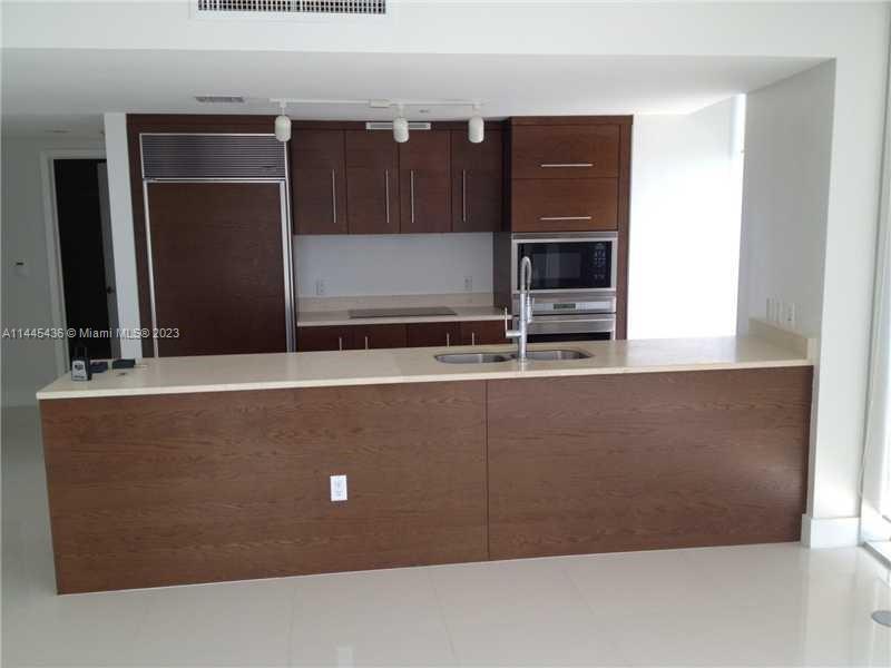 475 Brickell Ave # 2415