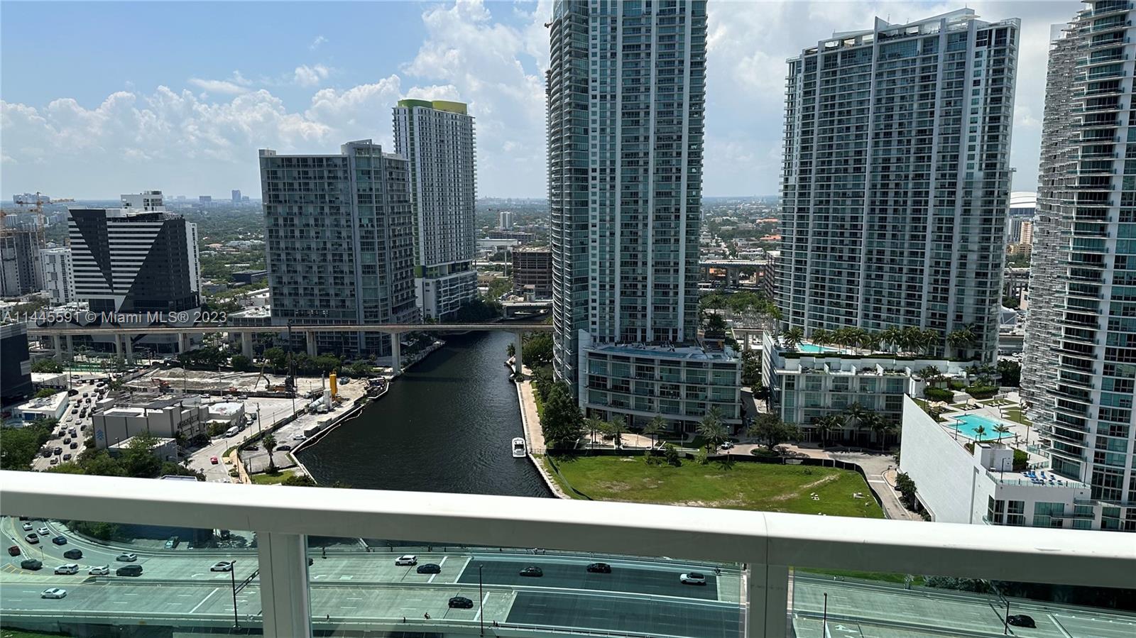 31 SE 5th St # 3101