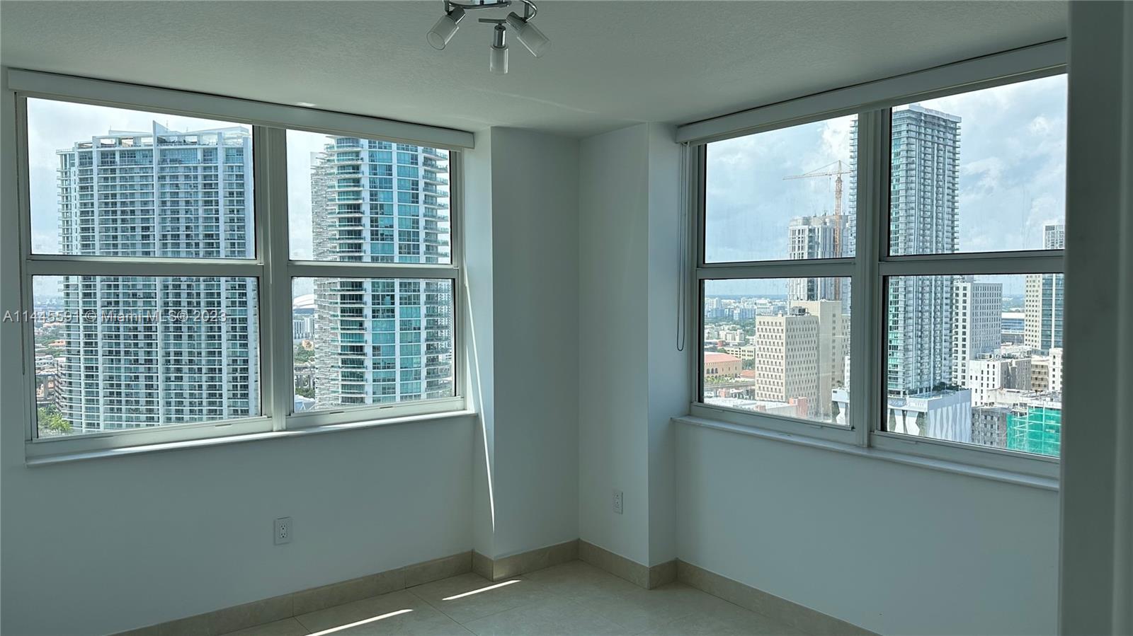 31 SE 5th St # 3101