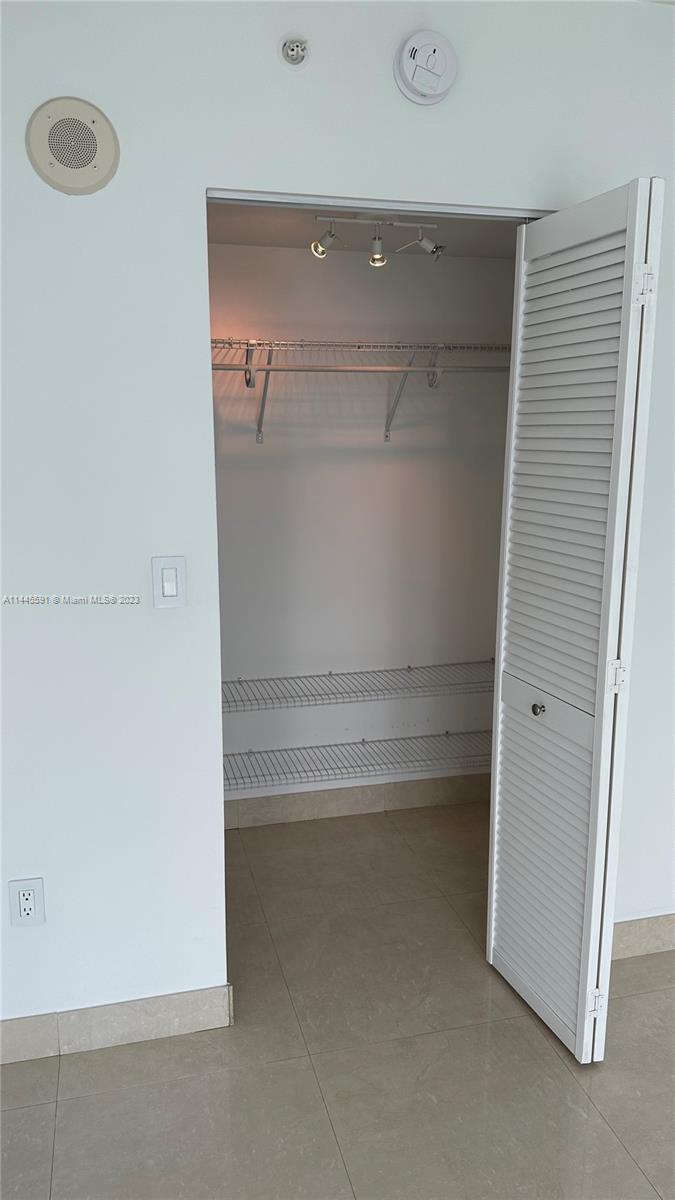 31 SE 5th St # 3101