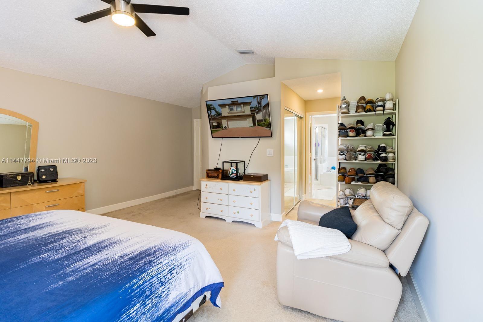5300 NW 113th Pl
