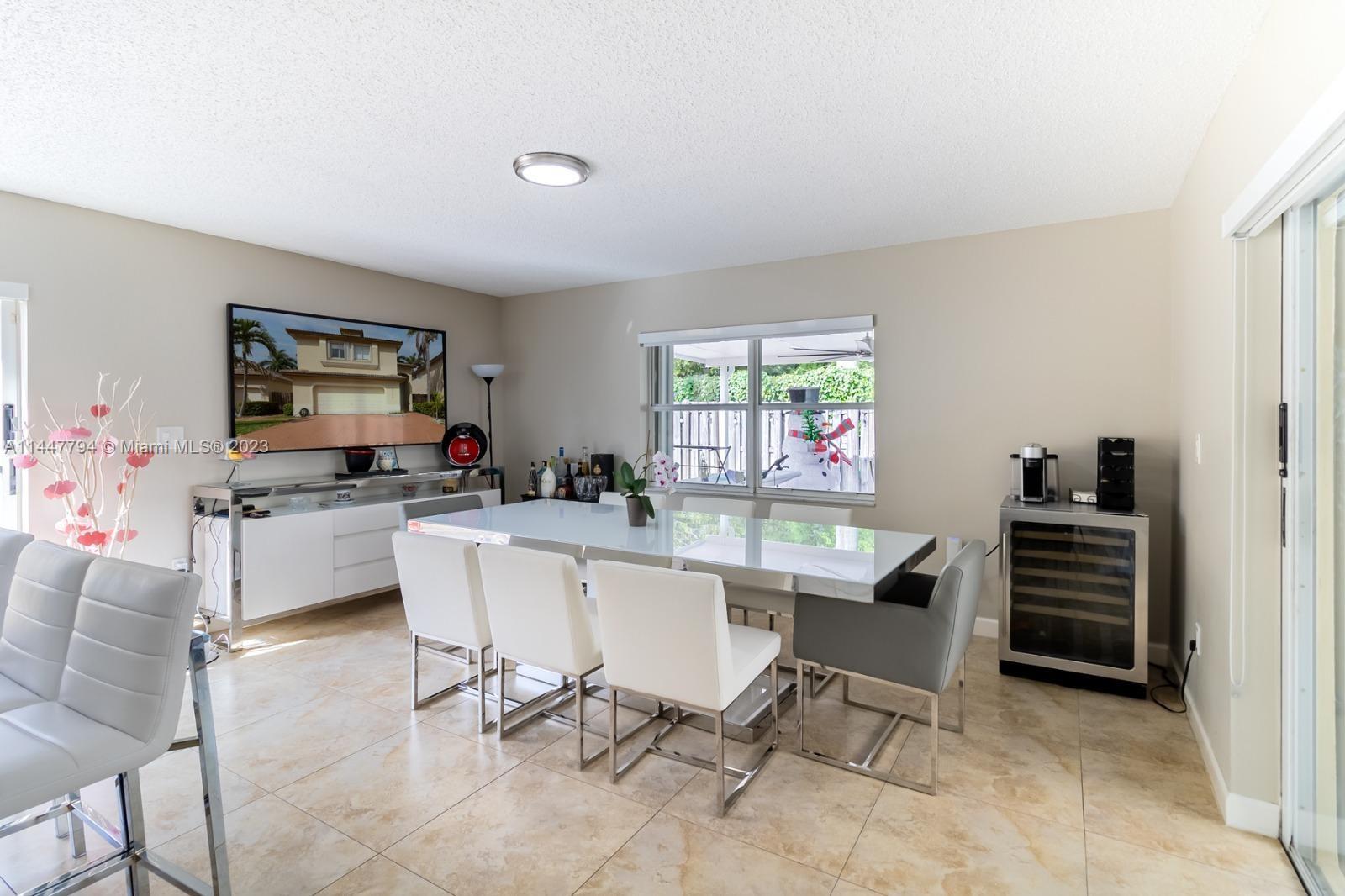 5300 NW 113th Pl