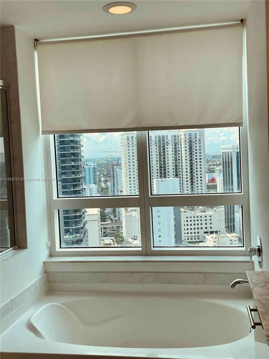 951 Brickell Ave # 3011
