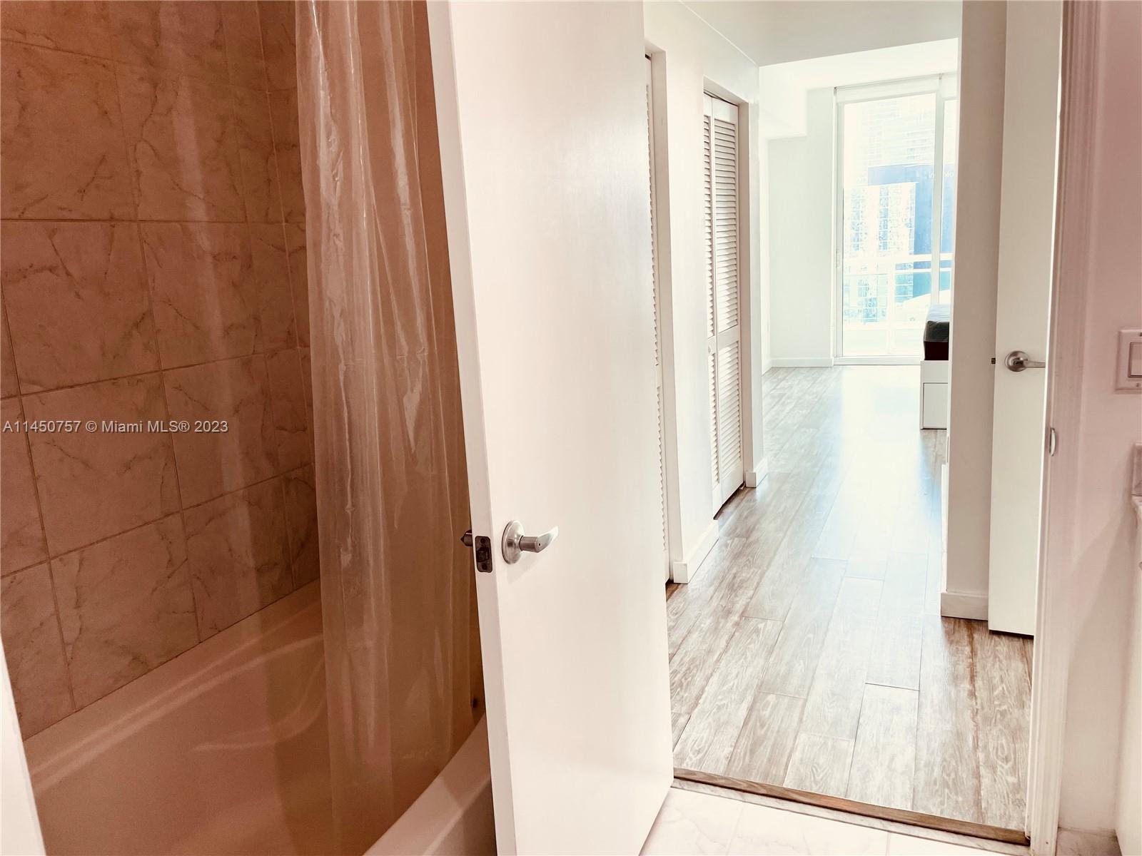 951 Brickell Ave # 3011