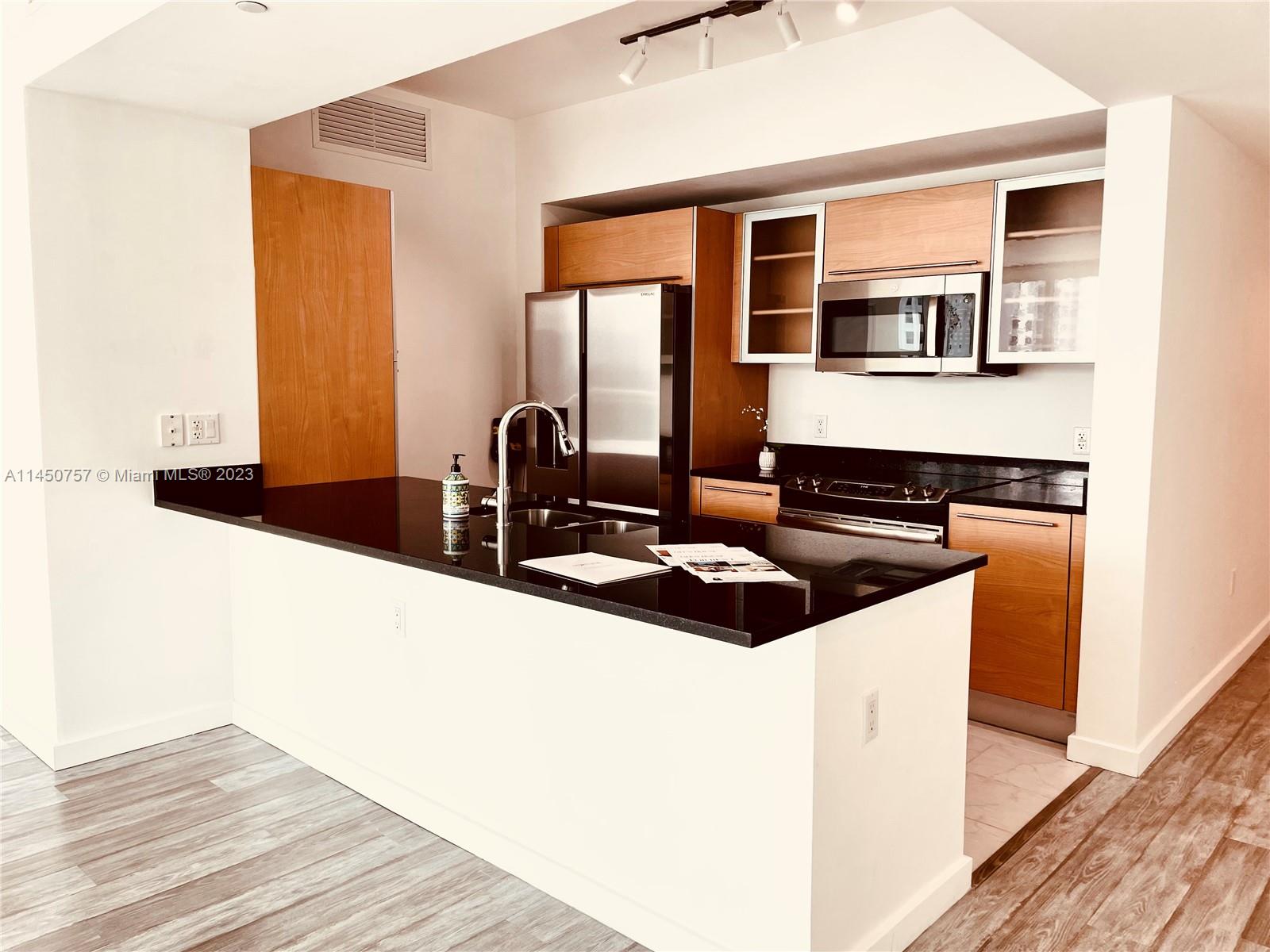 951 Brickell Ave # 3011