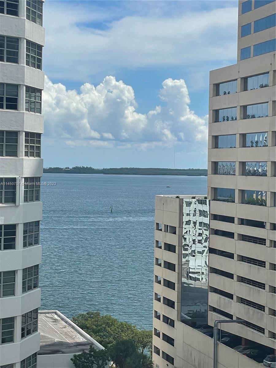 951 Brickell Ave # 3011