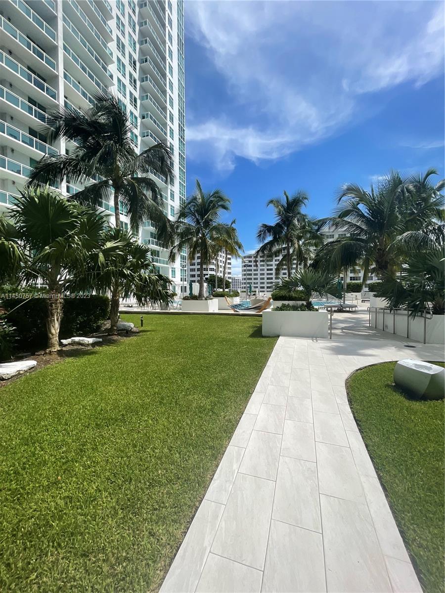 951 Brickell Ave # 3011