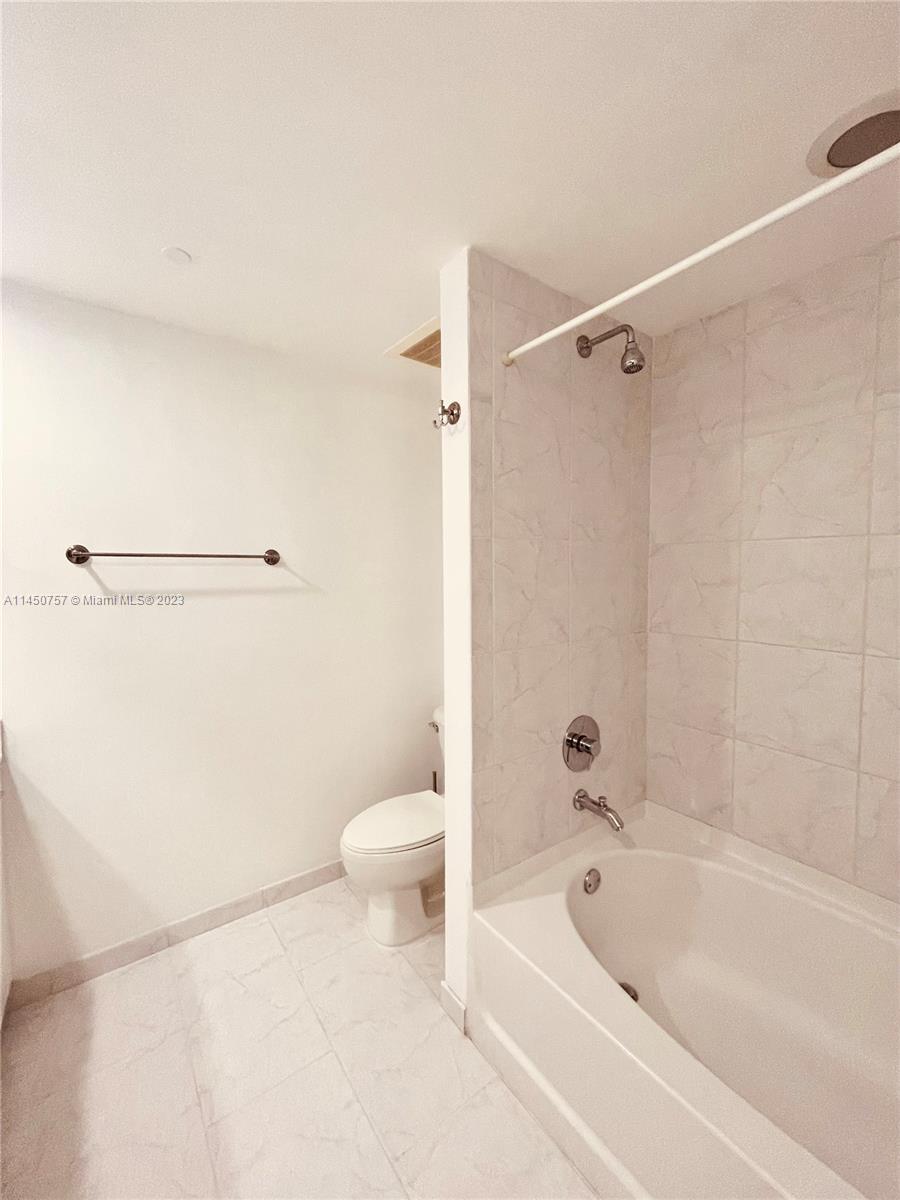 951 Brickell Ave # 3011