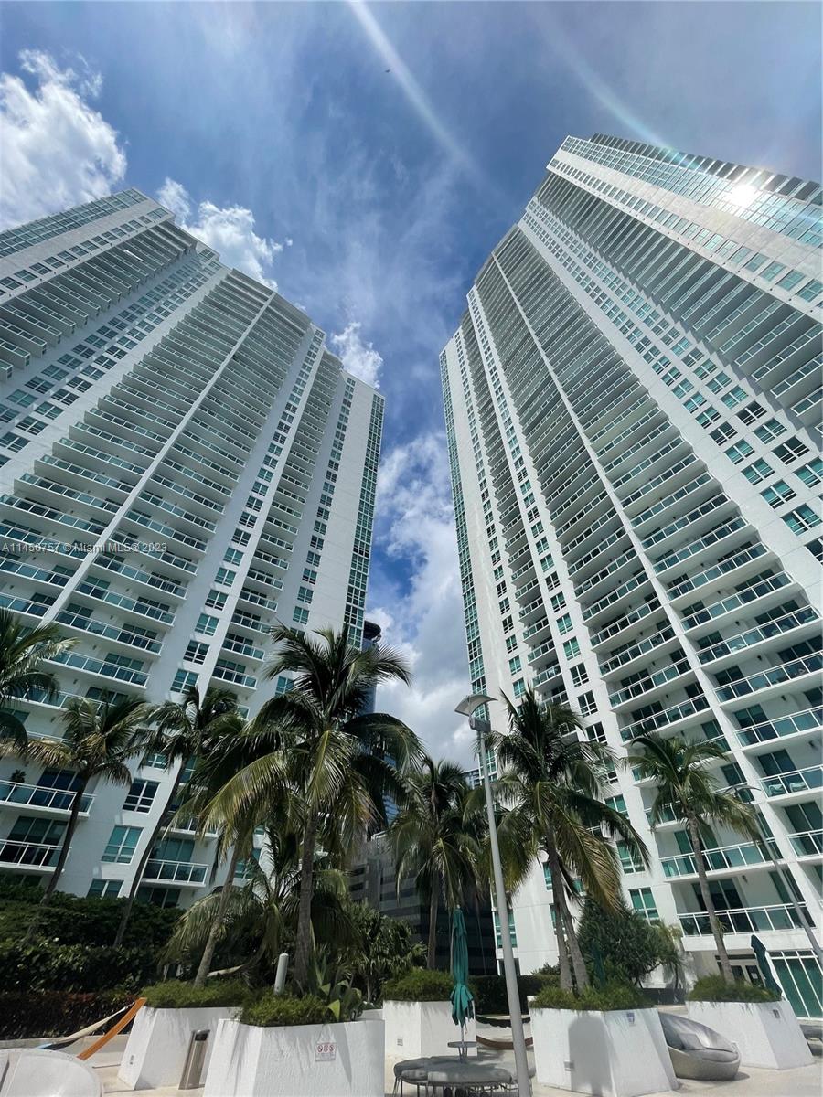 951 Brickell Ave # 3011