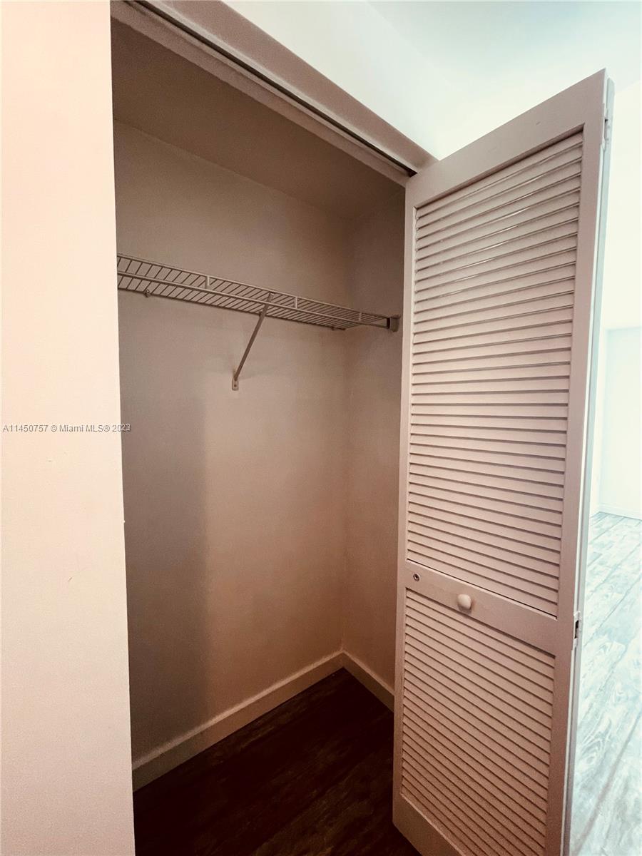 951 Brickell Ave # 3011
