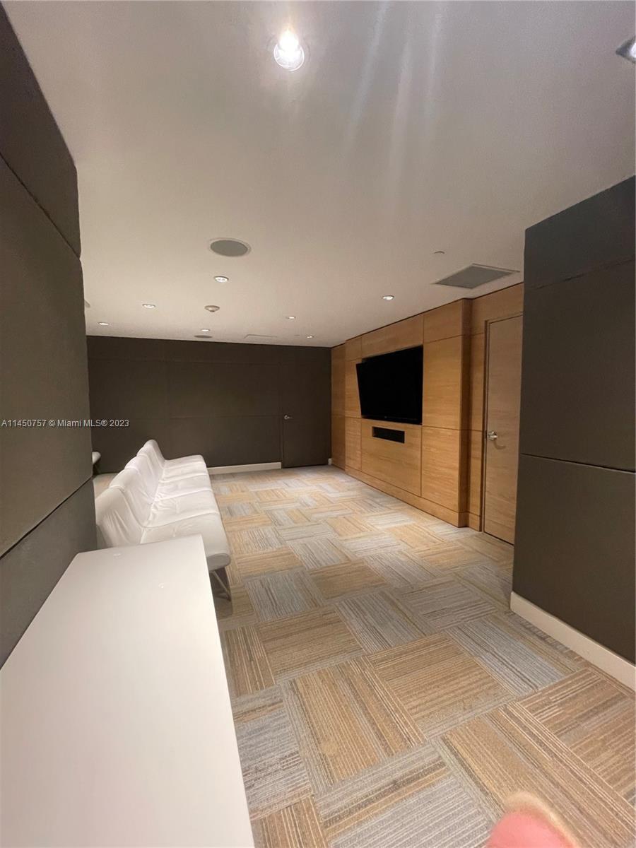 951 Brickell Ave # 3011