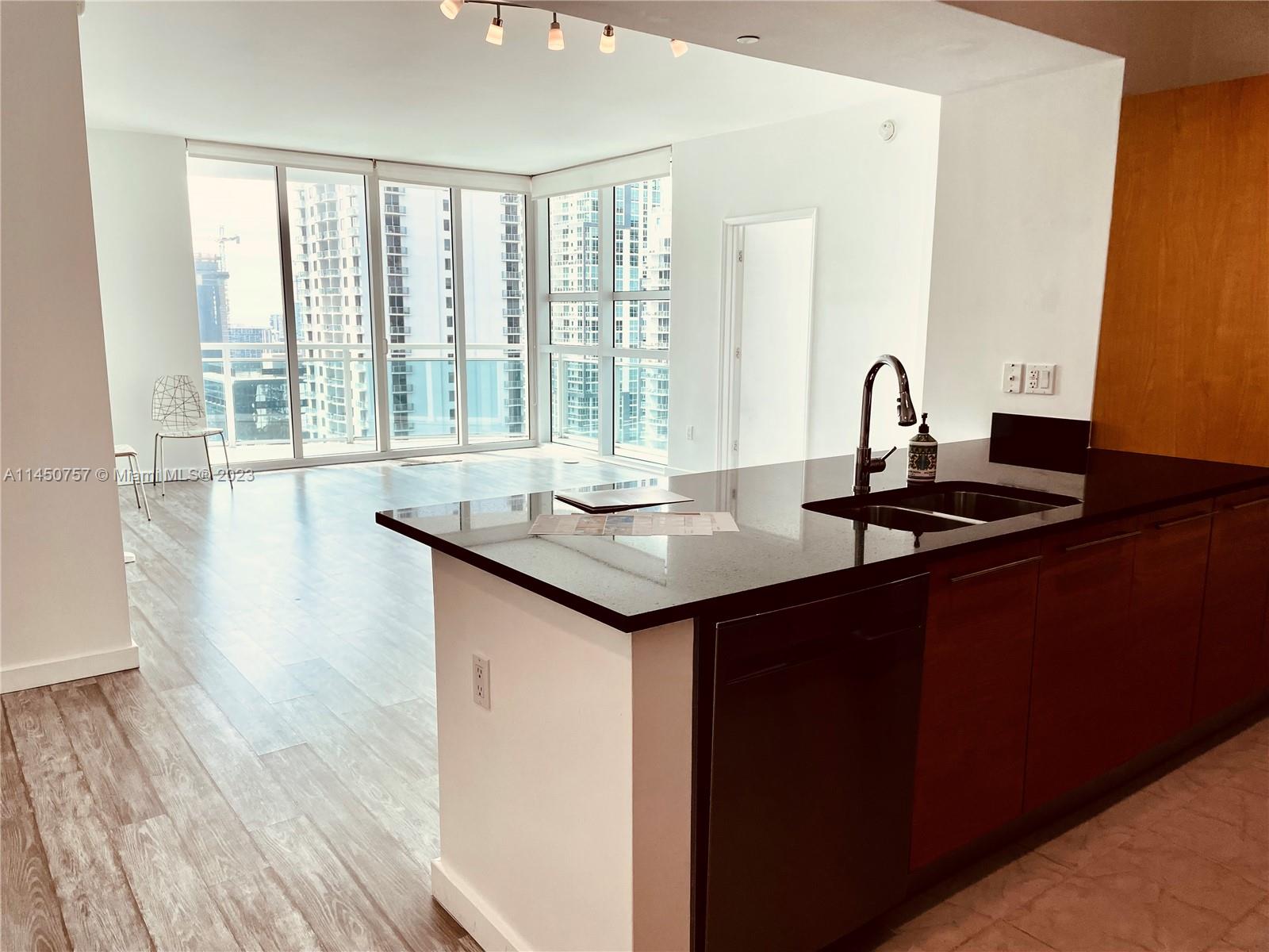 951 Brickell Ave # 3011