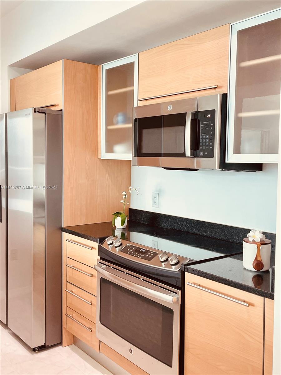 951 Brickell Ave # 3011