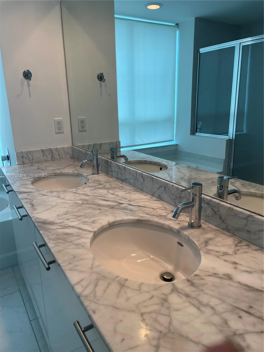 951 Brickell Ave # 3011