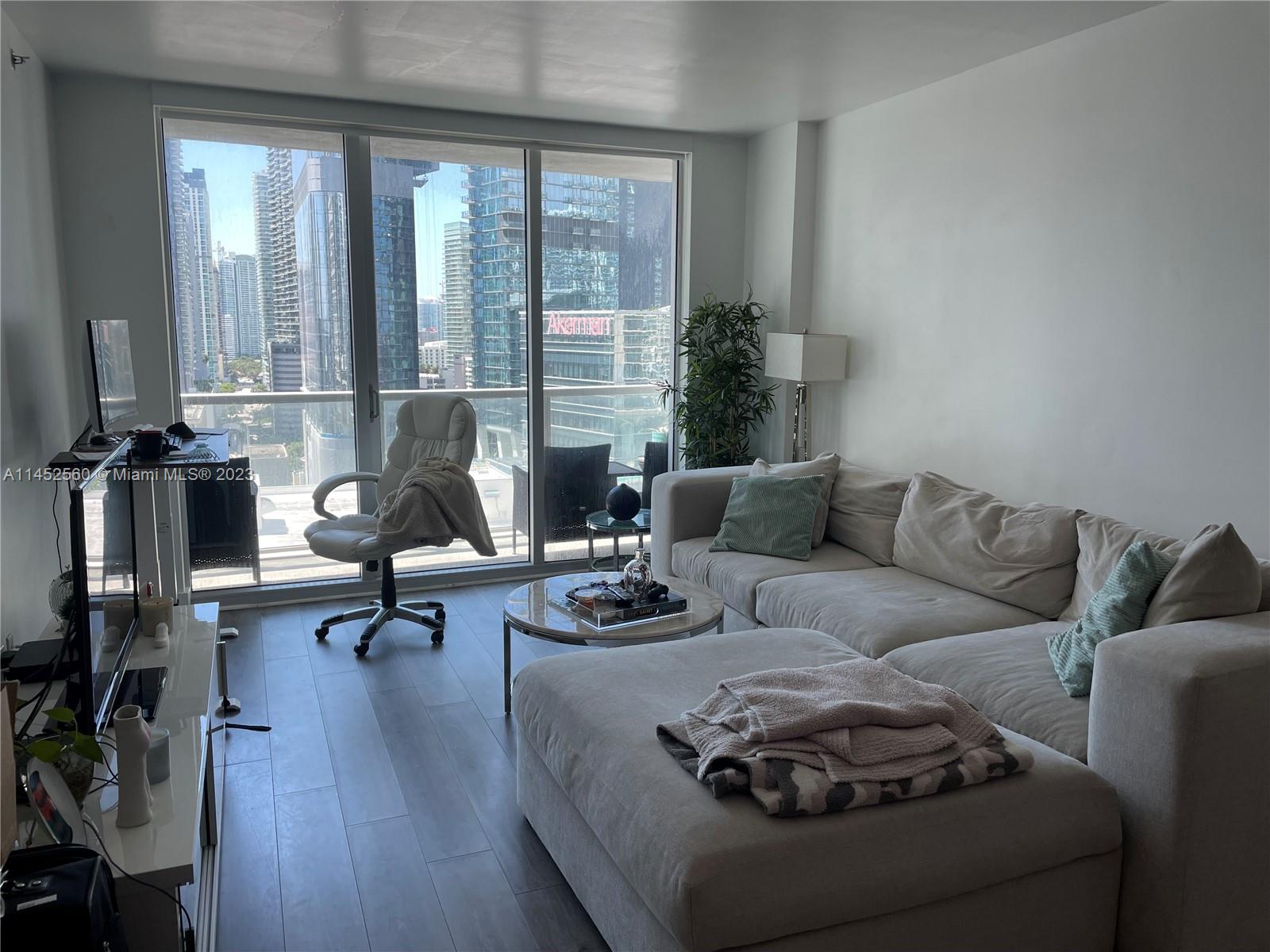 55 SE 6th St # 2104