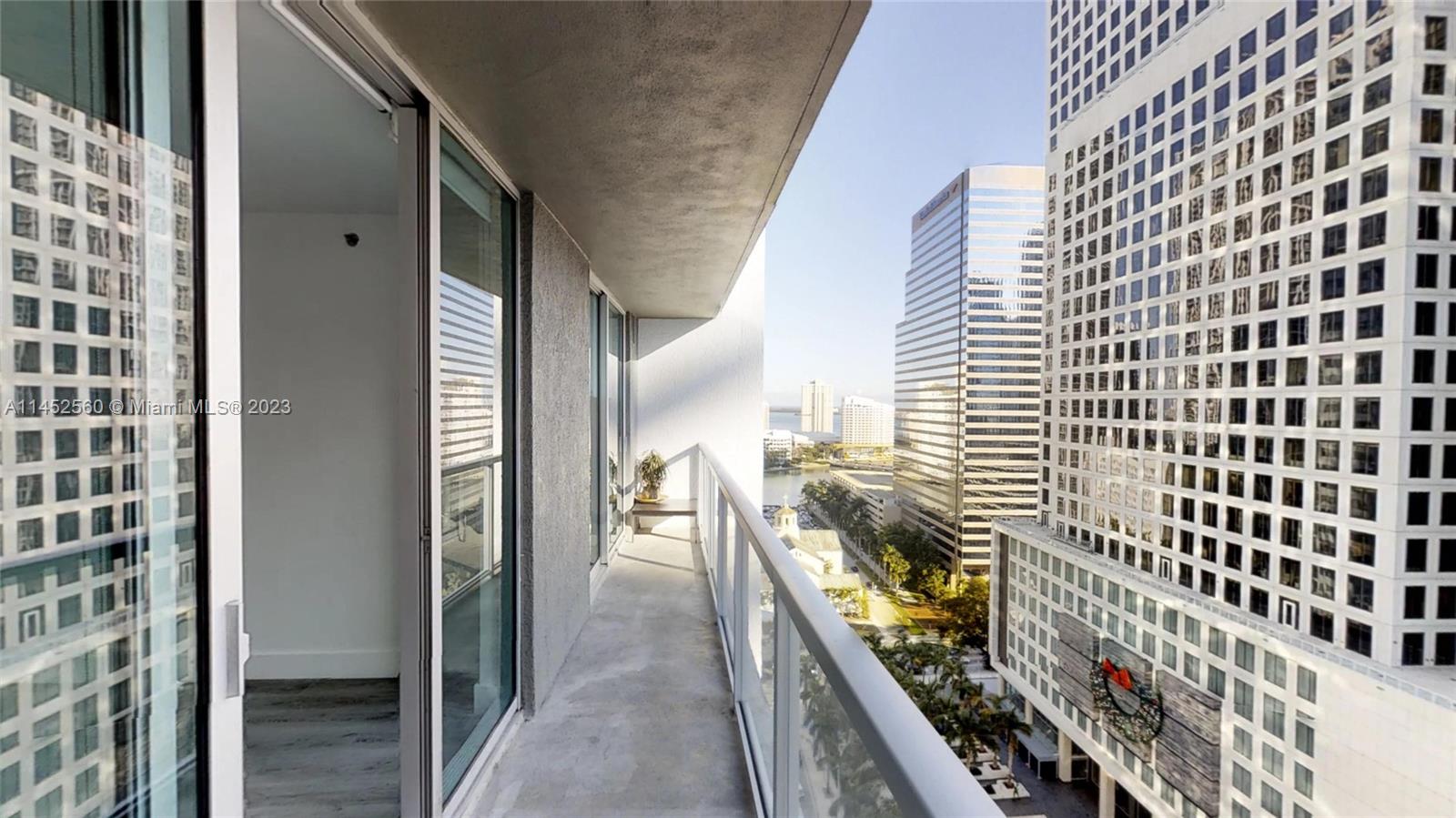55 SE 6th St # 2104