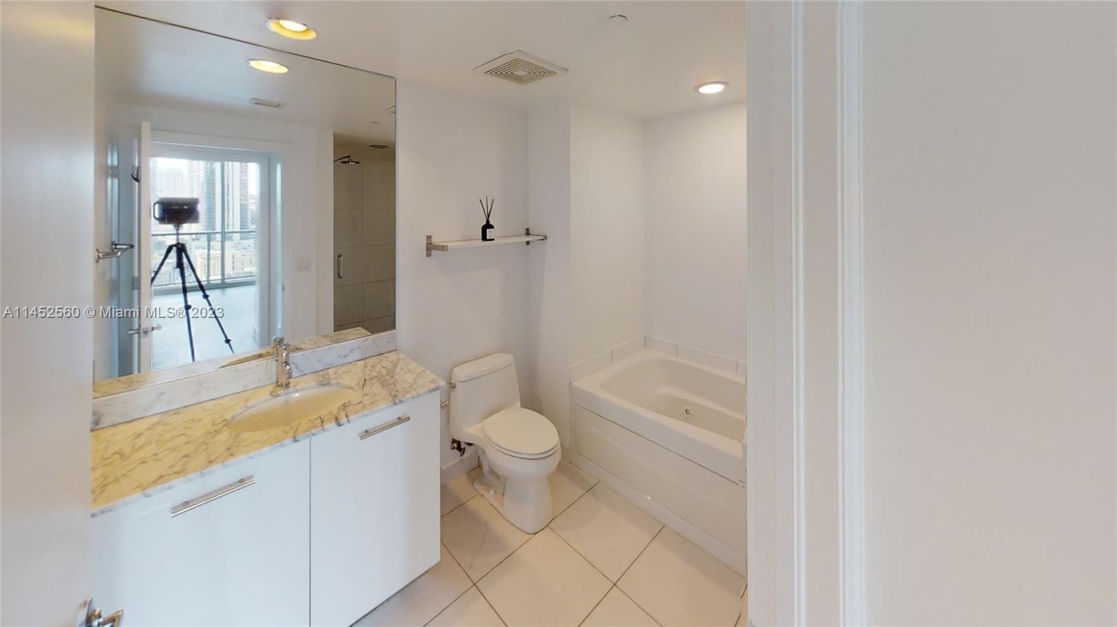 55 SE 6th St # 2104