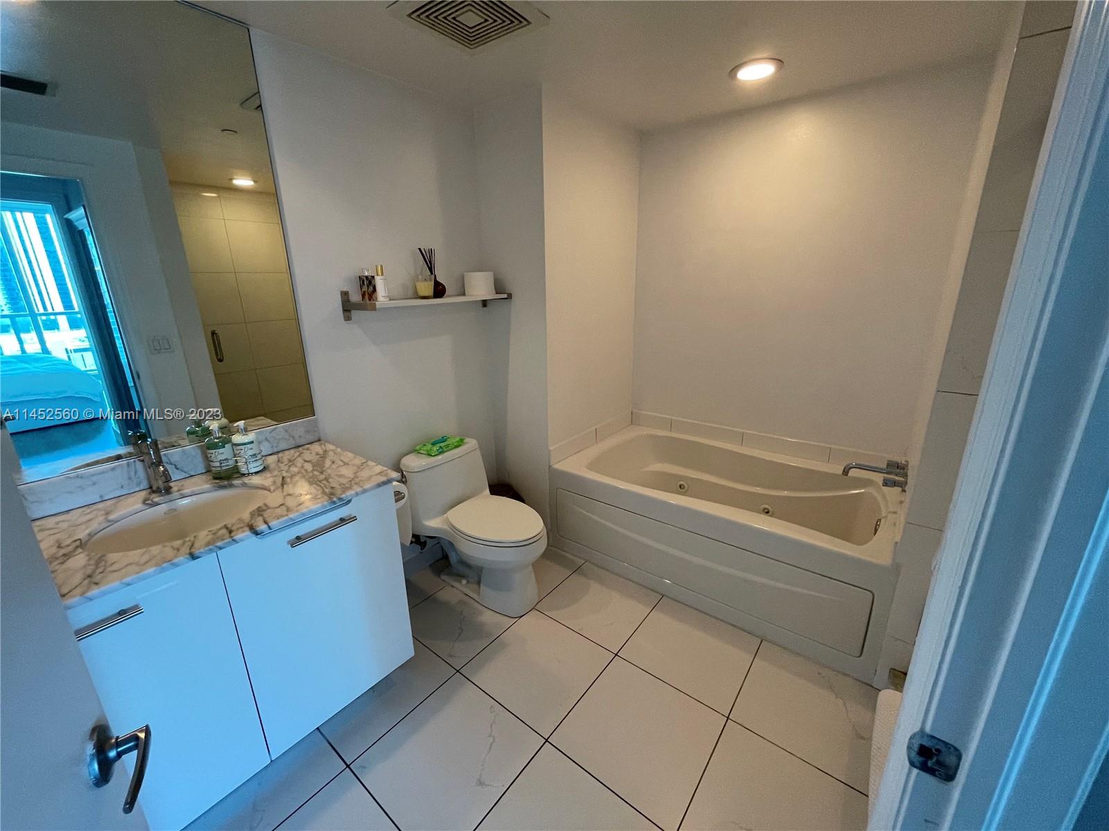 55 SE 6th St # 2104