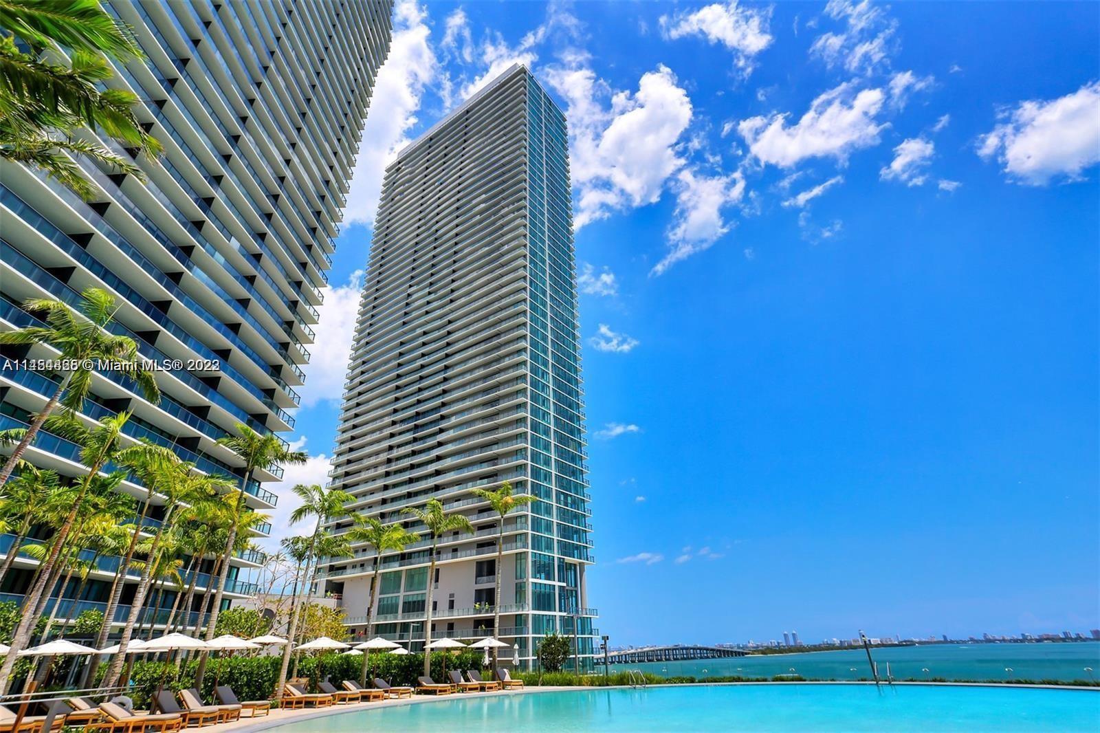 650 NE 32 St # 2402