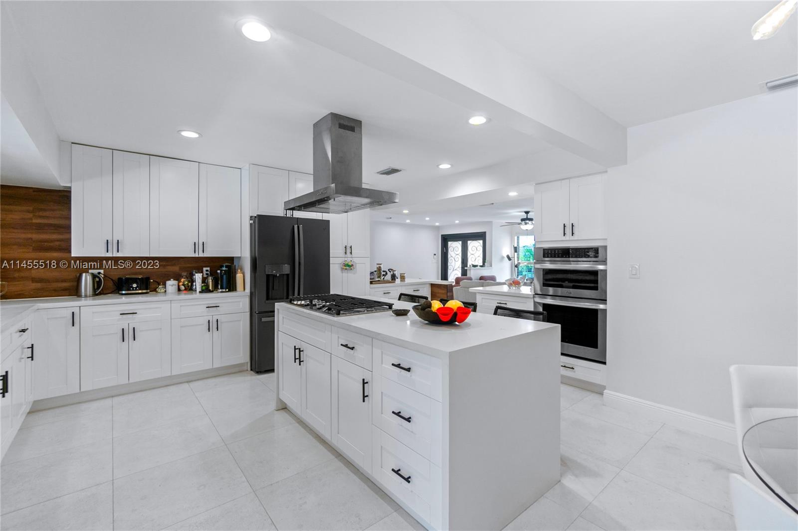 2201 NE 197th St