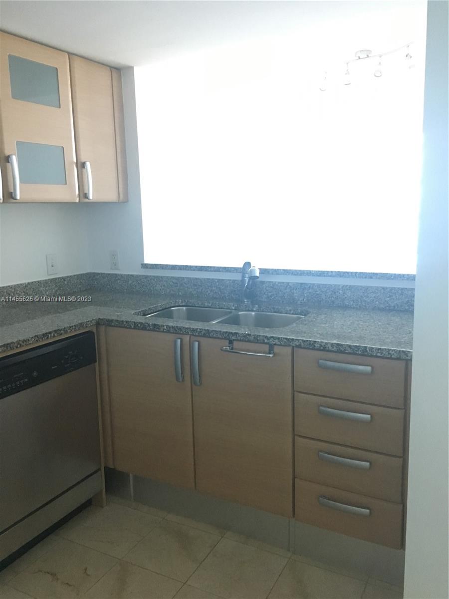 2101 Brickell Ave # 2011