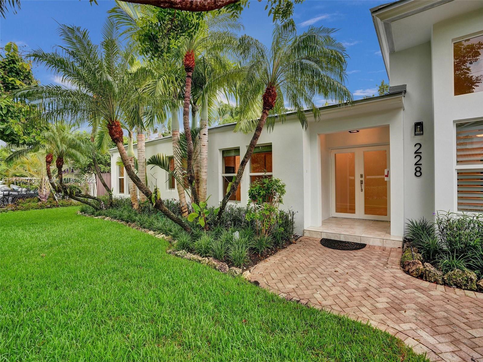 228 Westwood Dr
