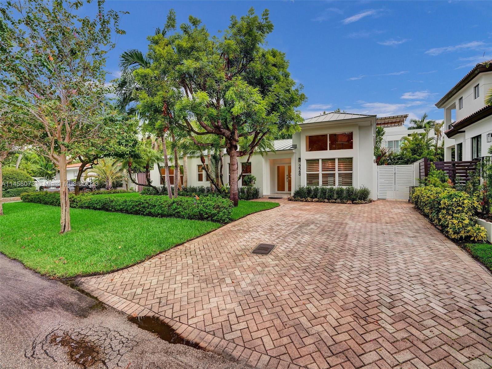 228 Westwood Dr