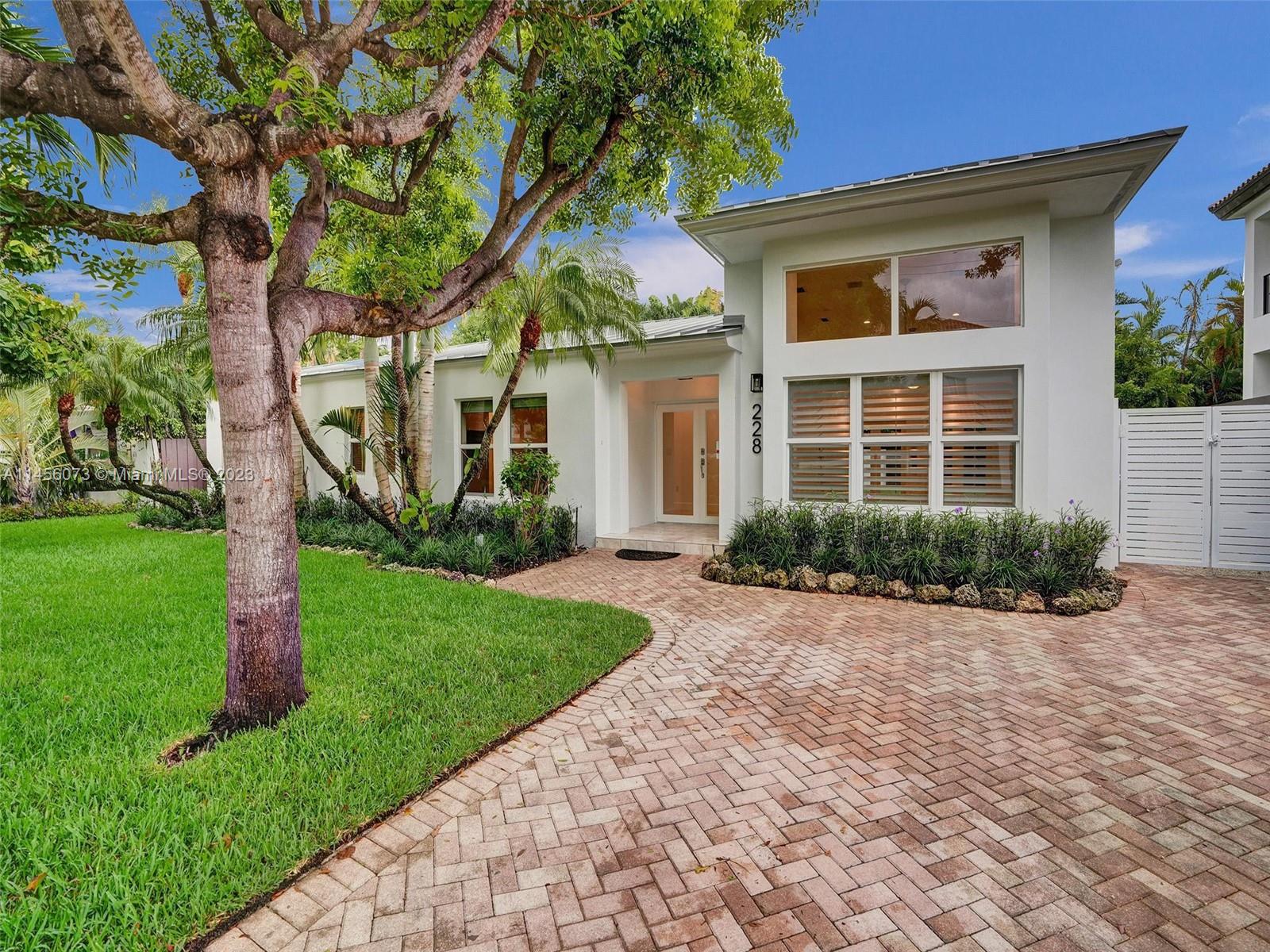 228 Westwood Dr