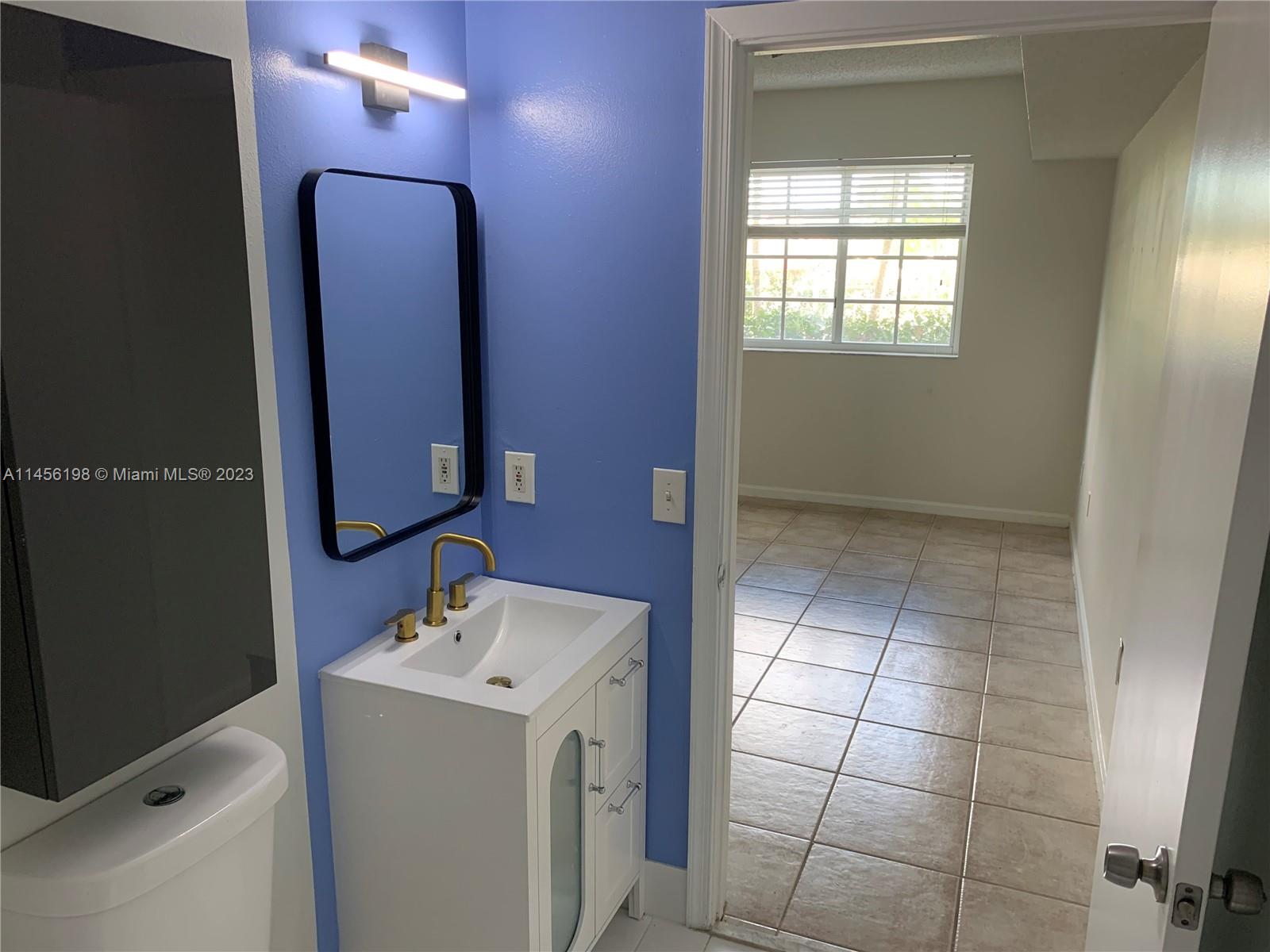 3271 Sabal Palm Mnr # 104