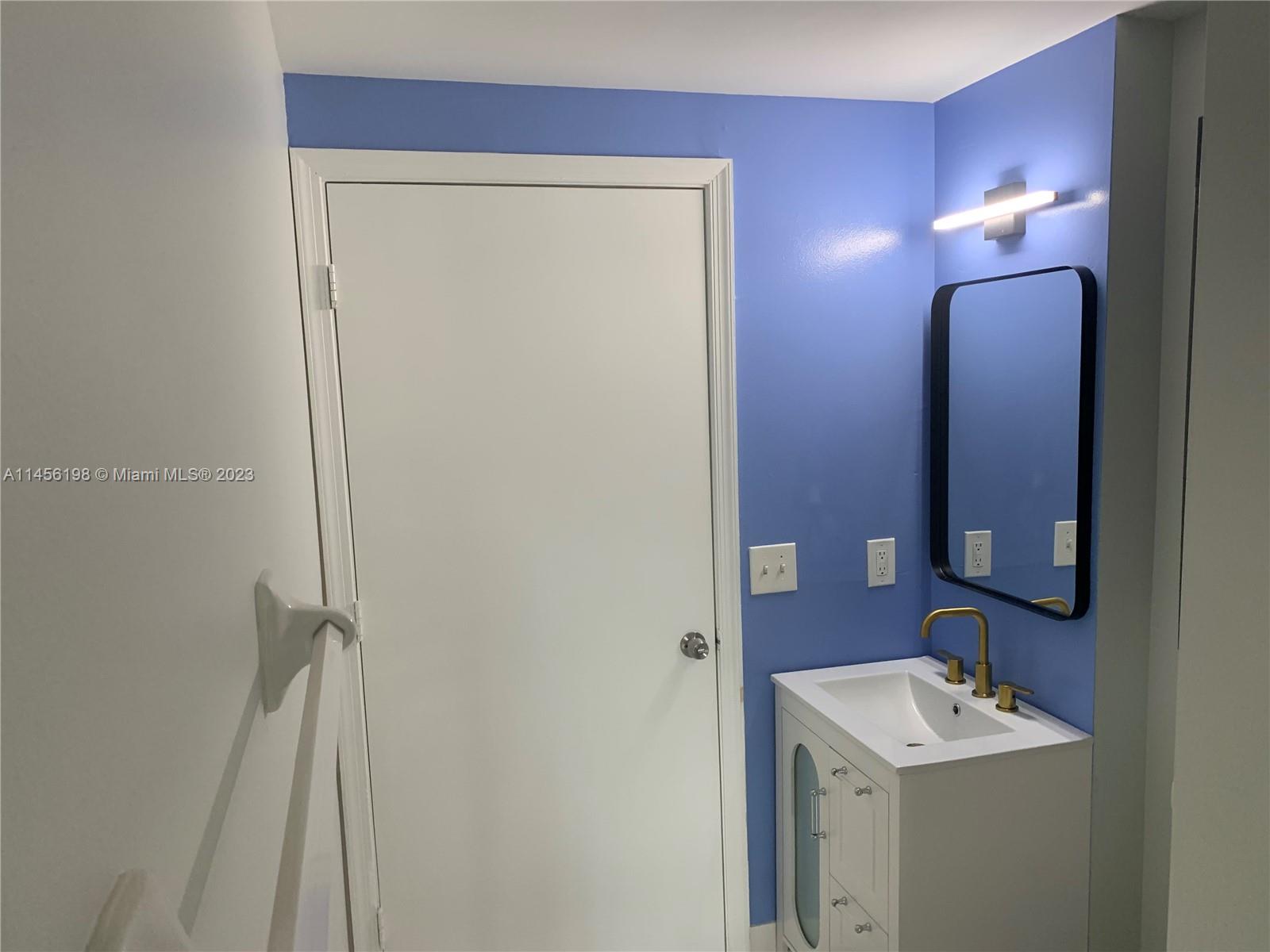 3271 Sabal Palm Mnr # 104