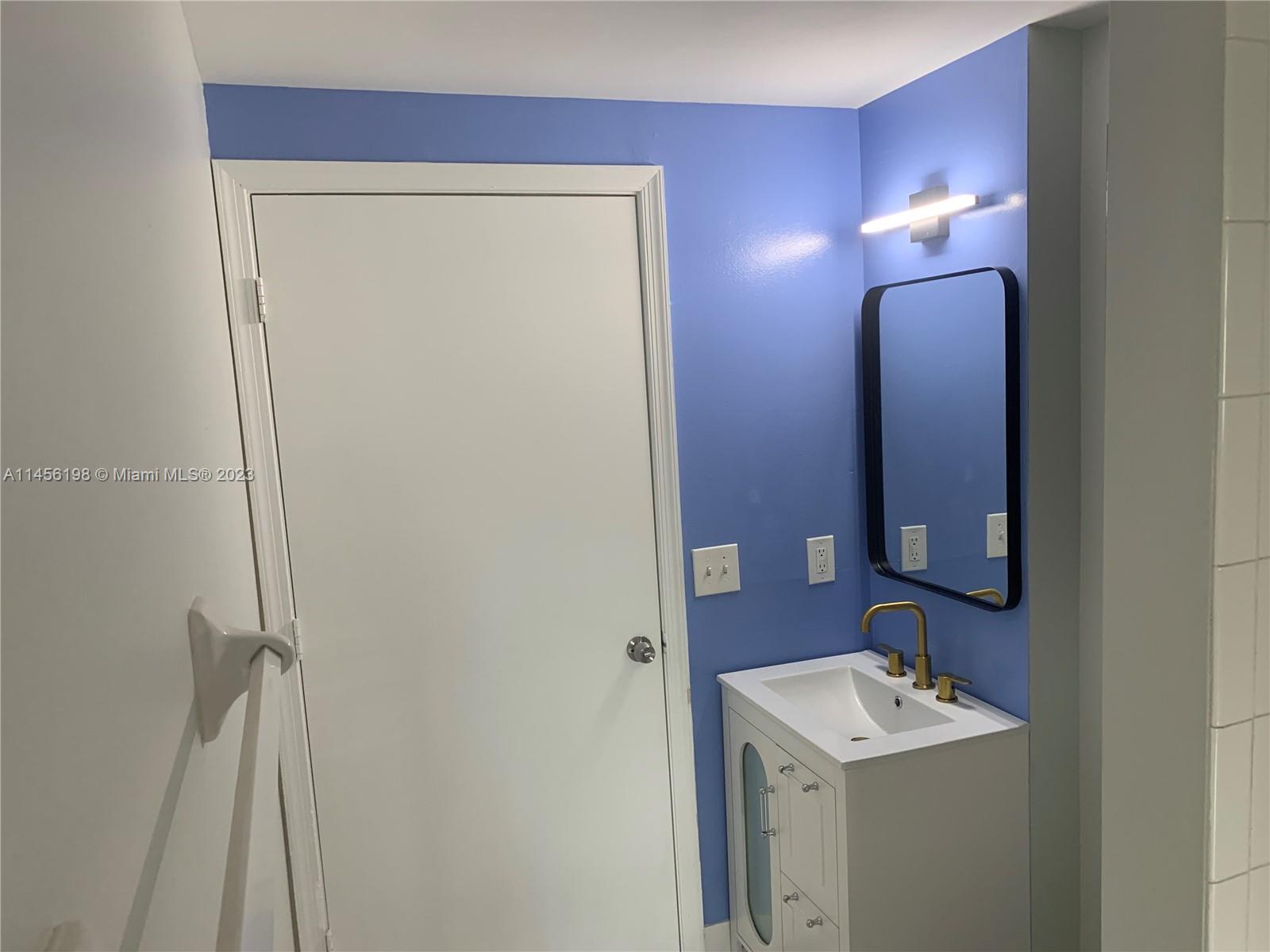 3271 Sabal Palm Mnr # 104