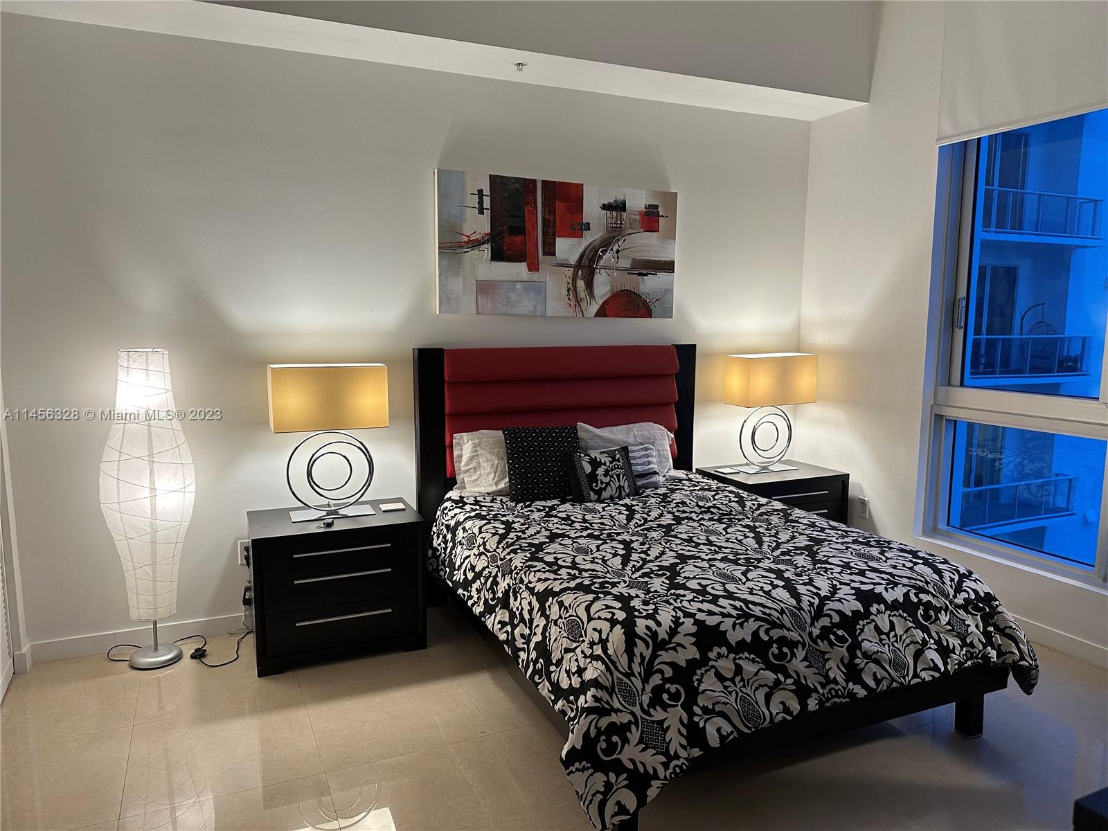 300 S Biscayne Blvd # 3809 Unit: PH-3809