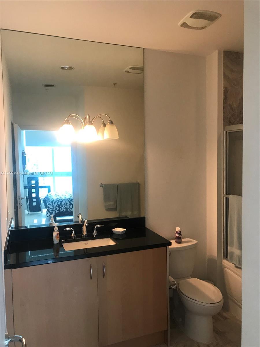 300 S Biscayne Blvd # 3809 Unit: PH-3809