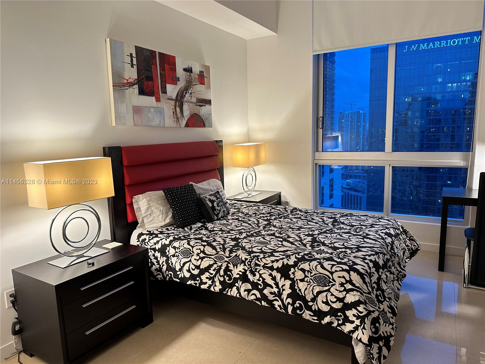 300 S Biscayne Blvd # 3809 Unit: PH-3809