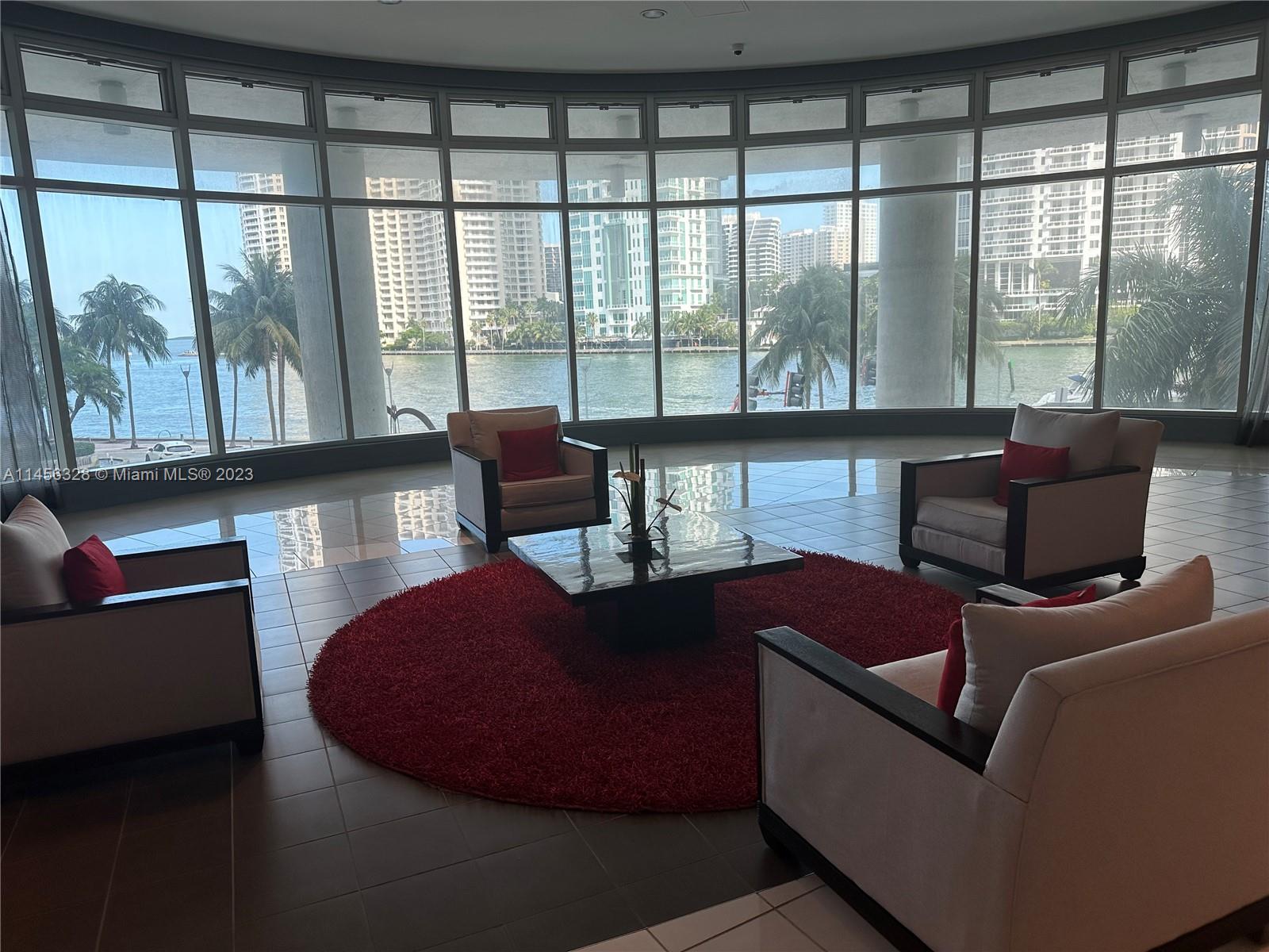 300 S Biscayne Blvd # 3809 Unit: PH-3809
