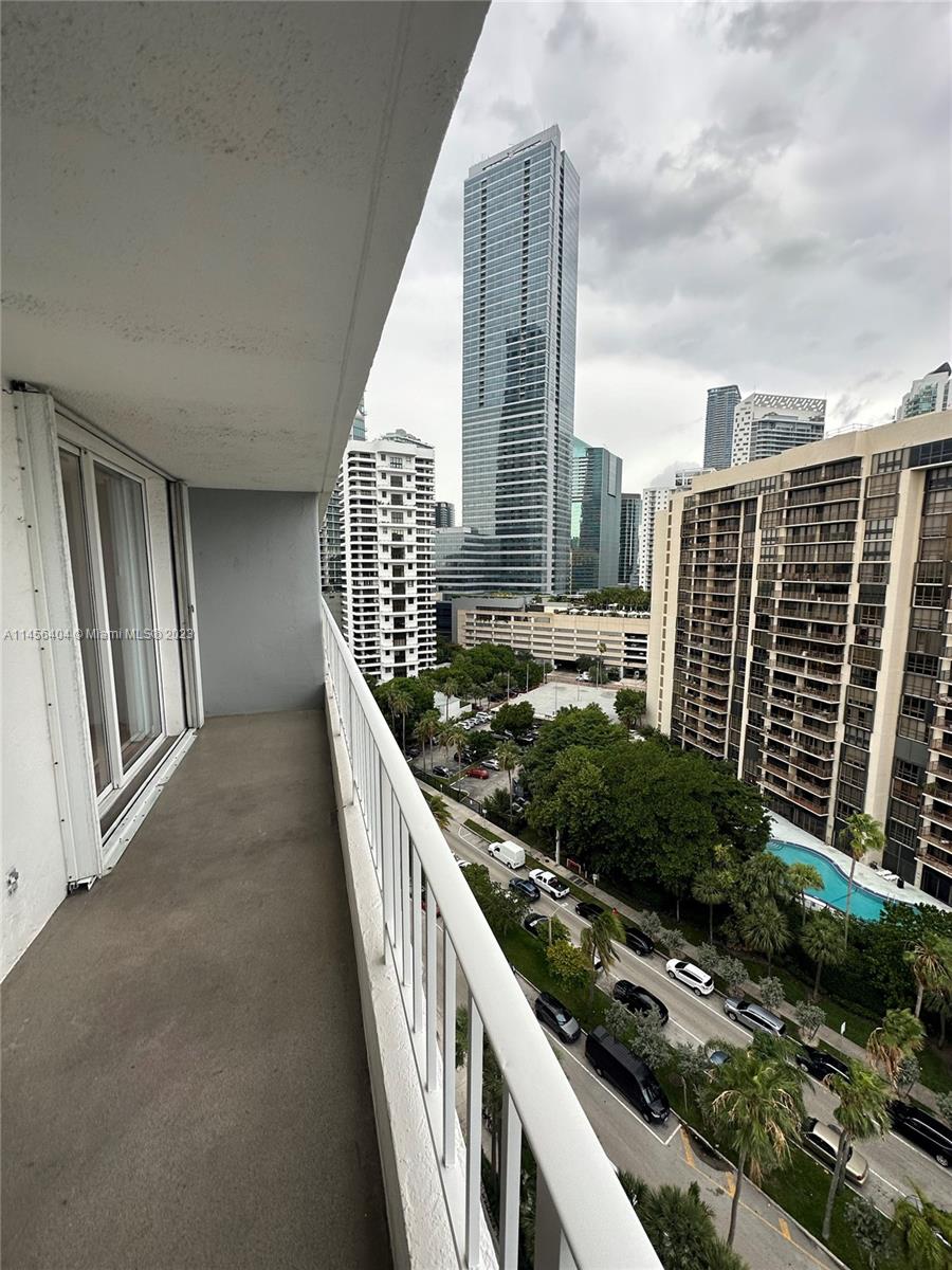 200 SE 15th Rd # 17E