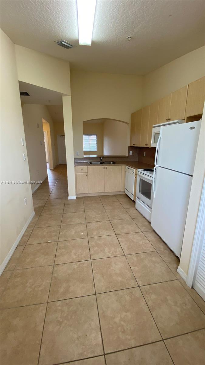 22921 SW 88 PL # 302