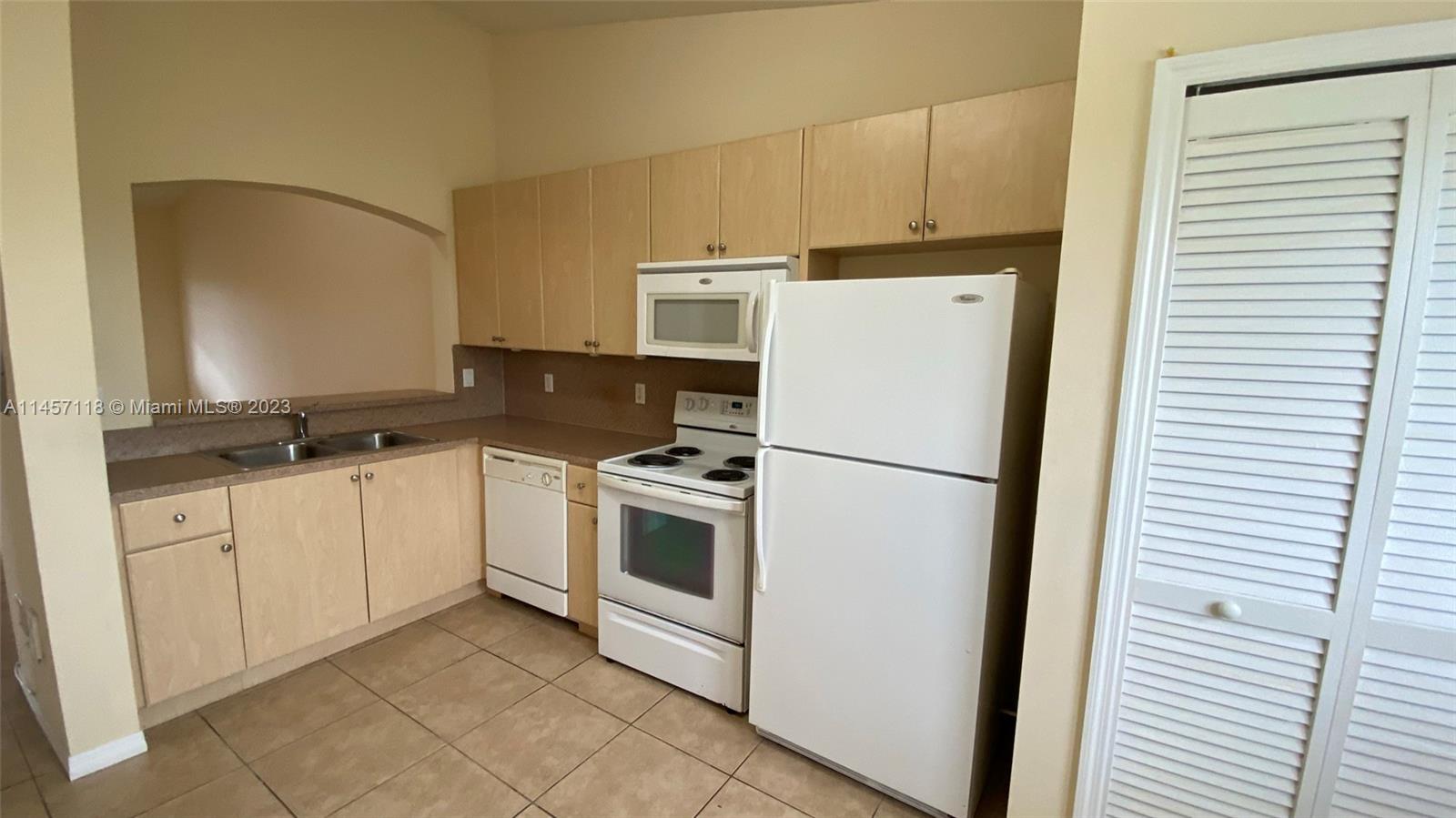 22921 SW 88 PL # 302