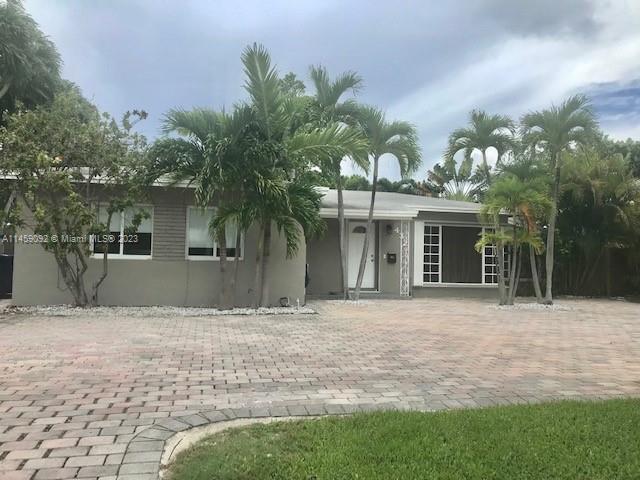 432 HAMPTON LN