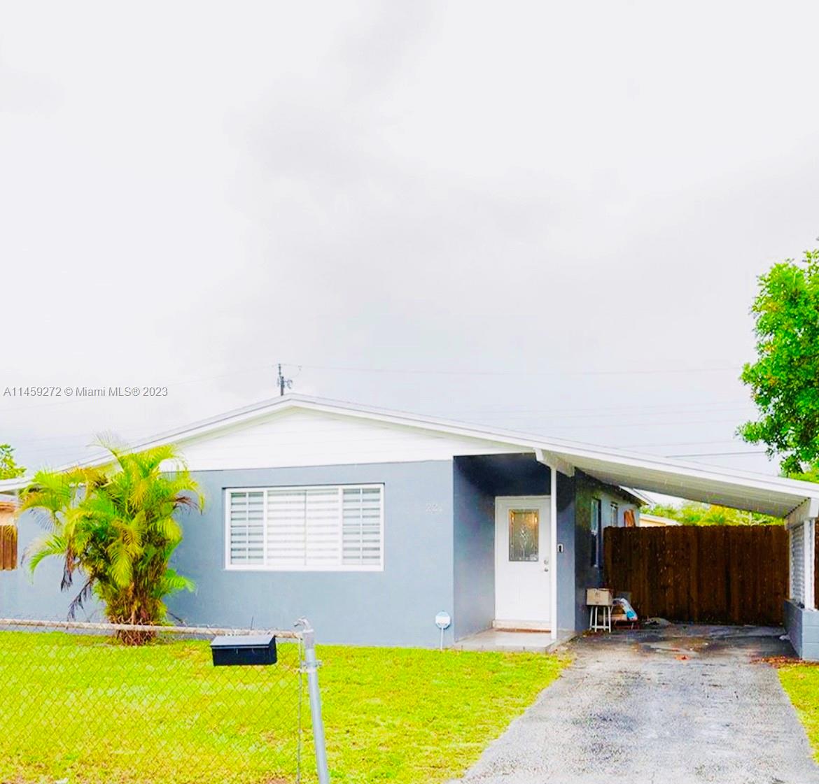 221 N 68th Ter