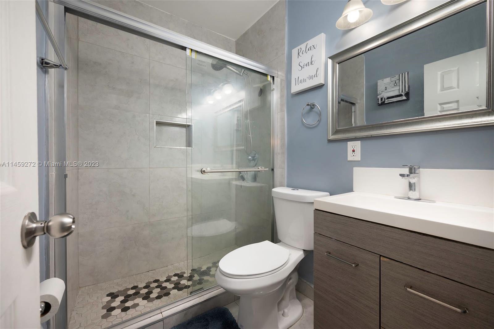 221 N 68th Ter