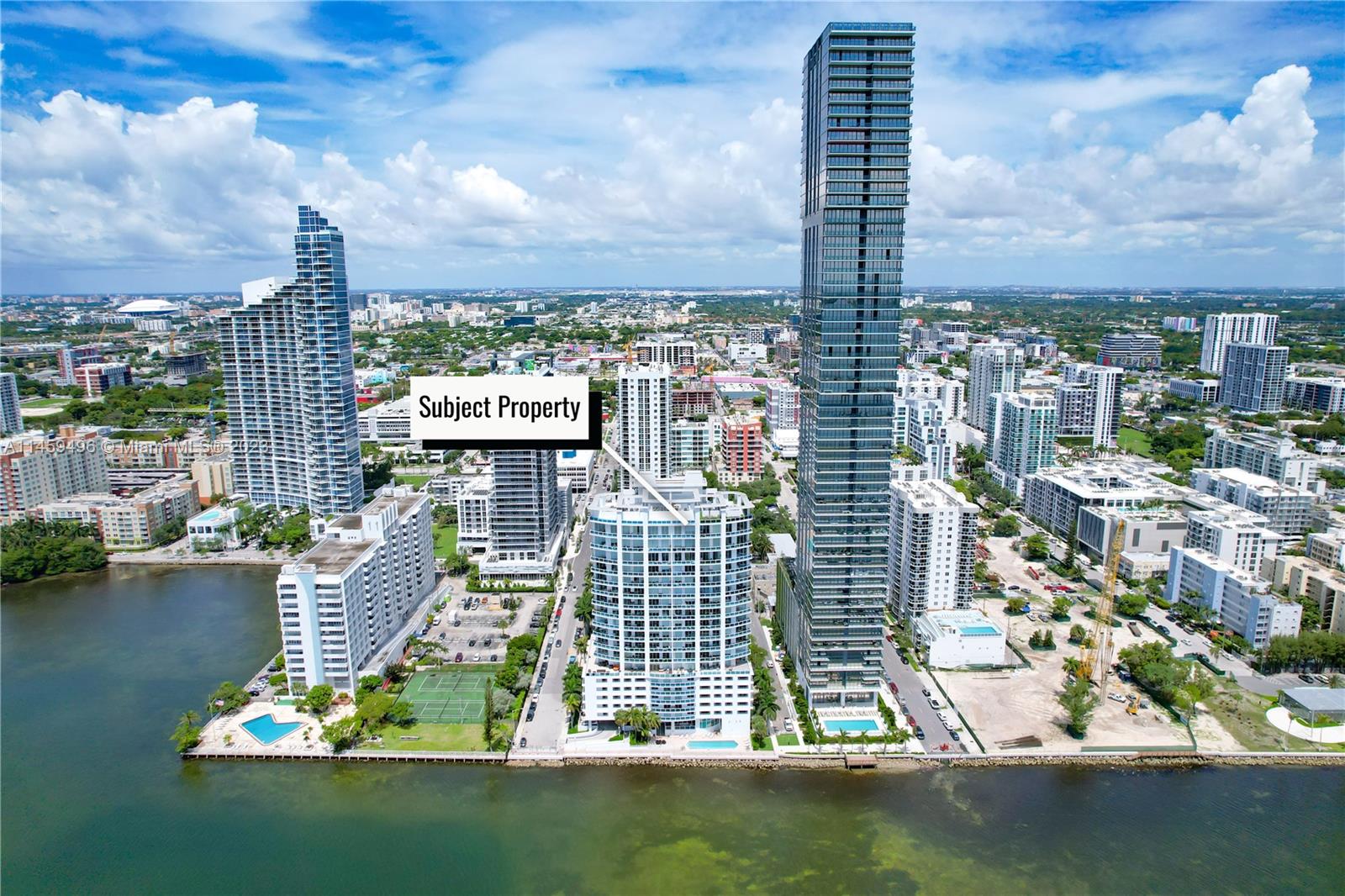 725 NE 22nd St Unit: PH2F