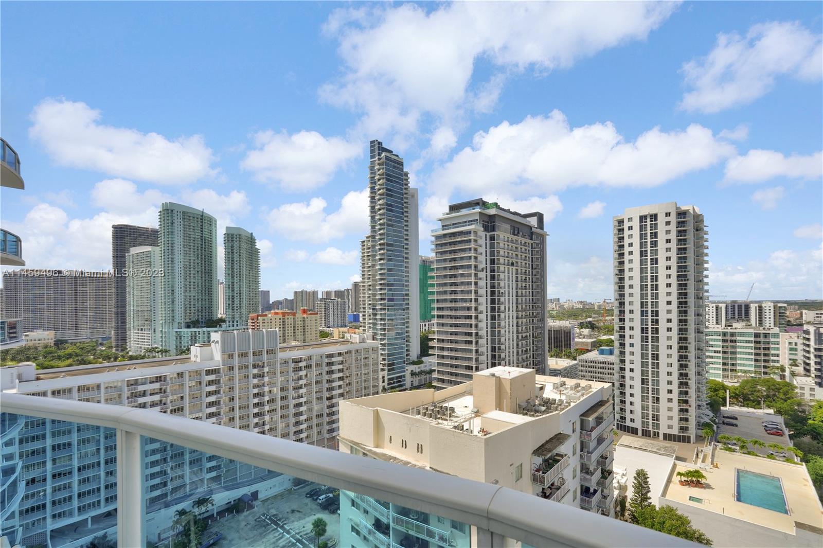 725 NE 22nd St Unit: PH2F