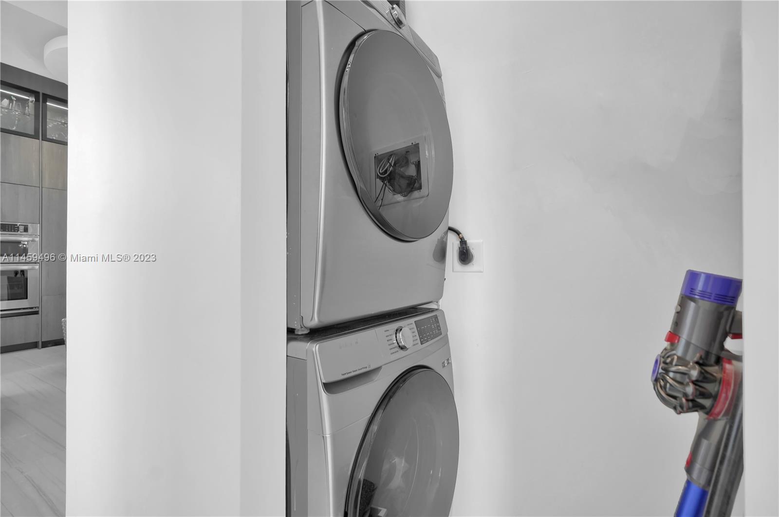 725 NE 22nd St Unit: PH2F