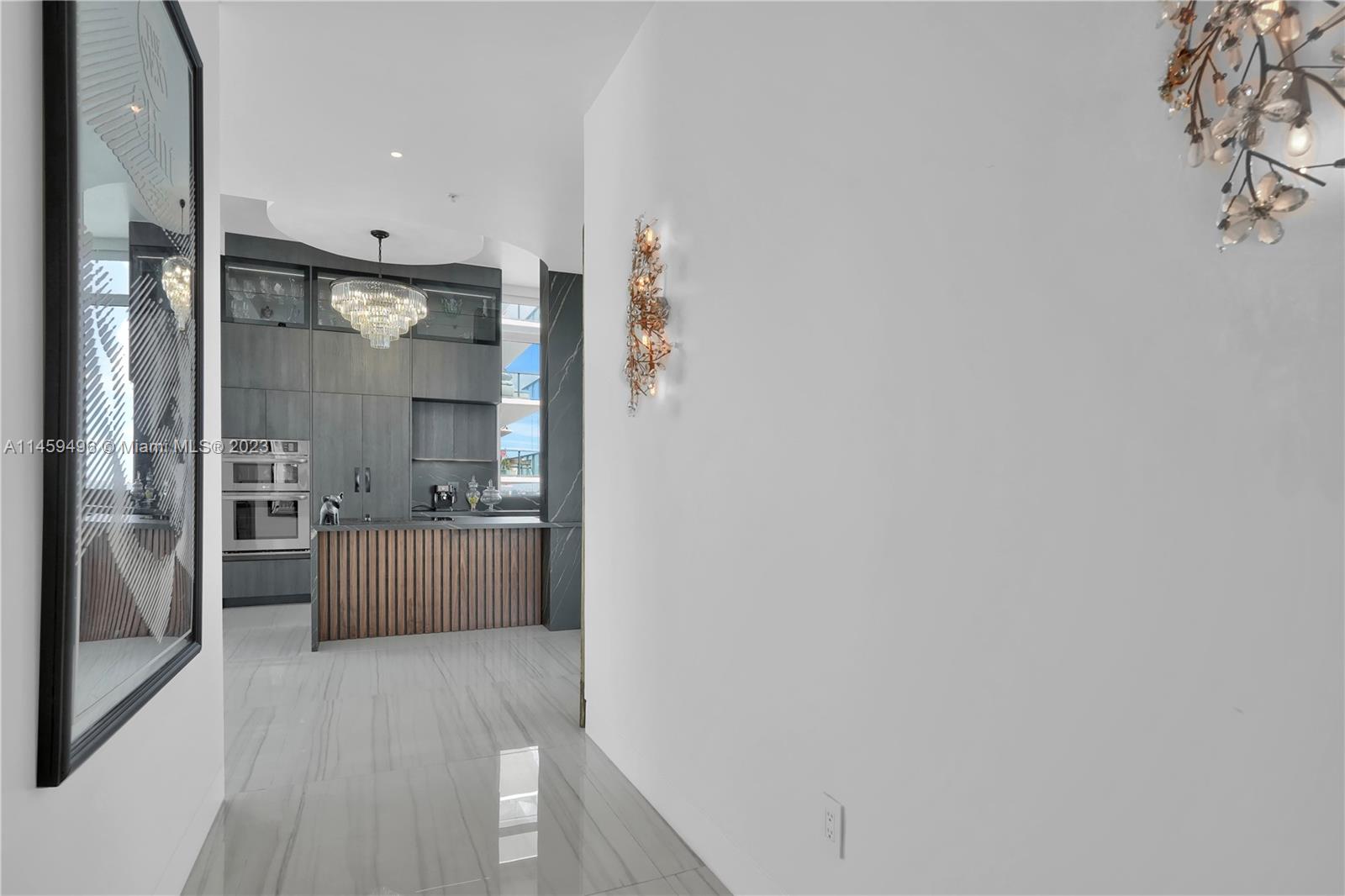 725 NE 22nd St Unit: PH2F