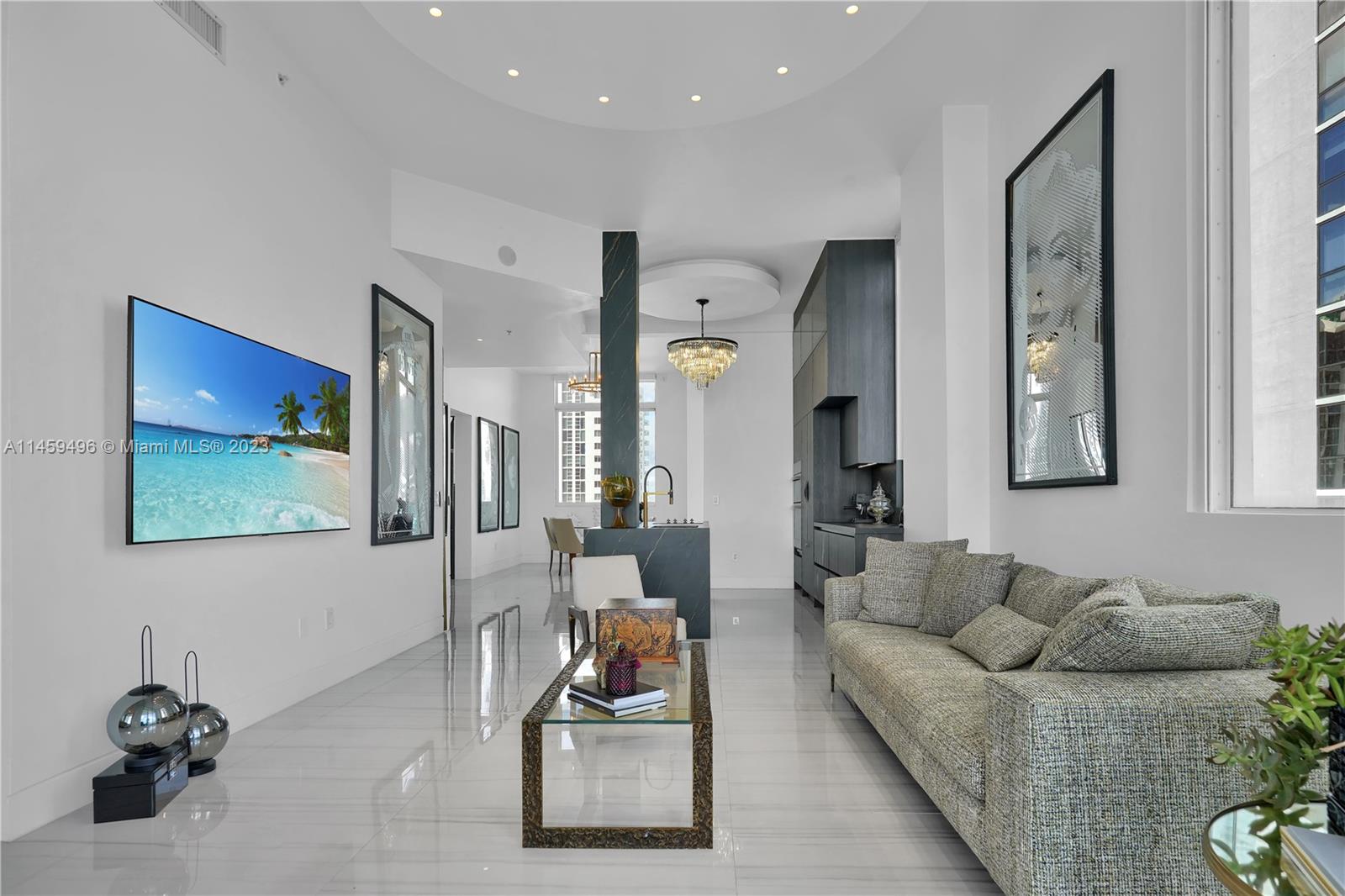 725 NE 22nd St Unit: PH2F