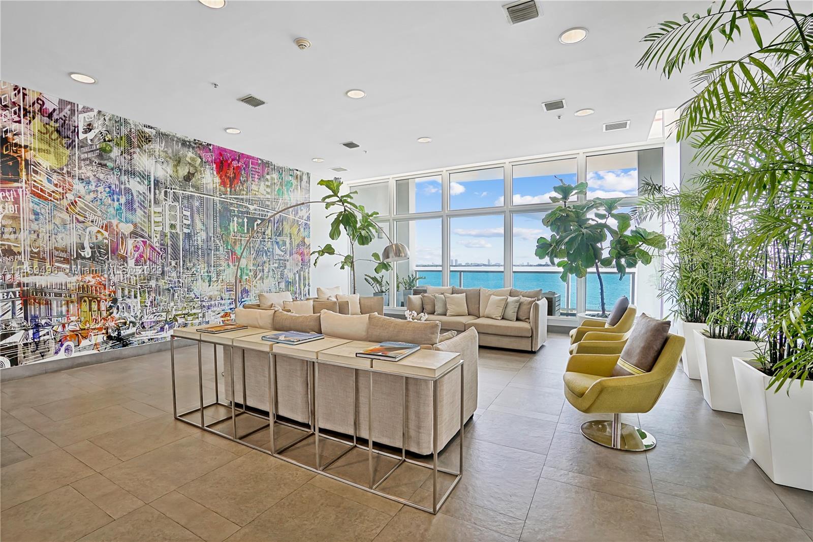 725 NE 22nd St Unit: PH2F