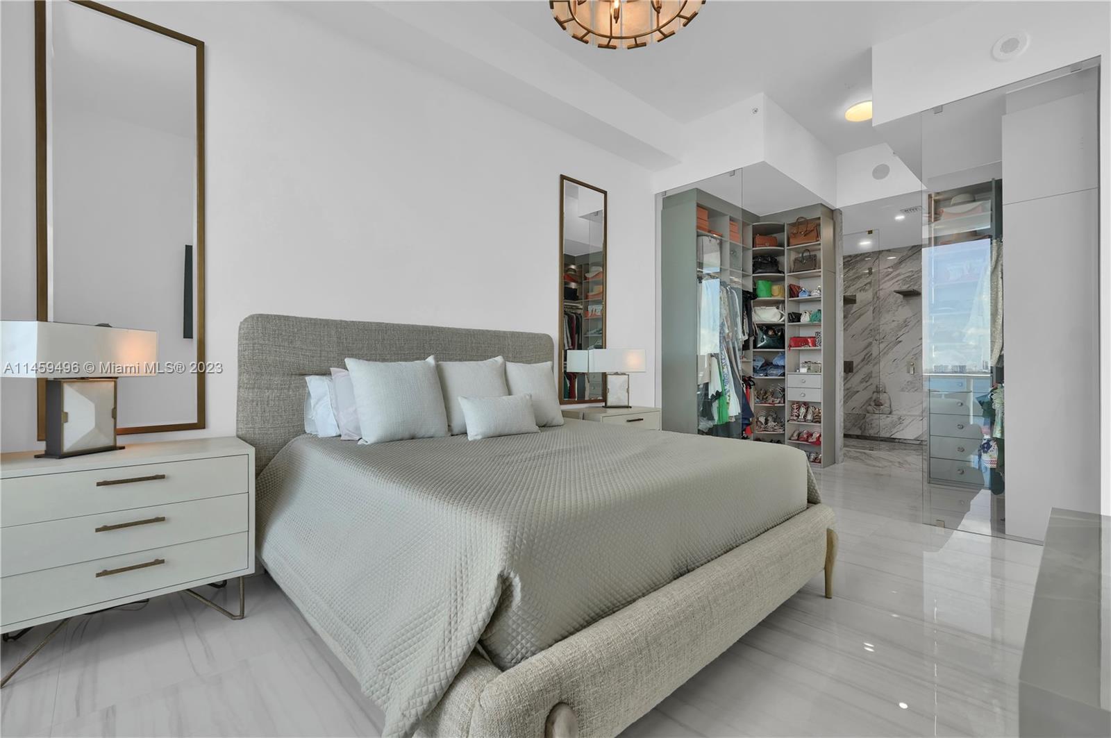 725 NE 22nd St Unit: PH2F